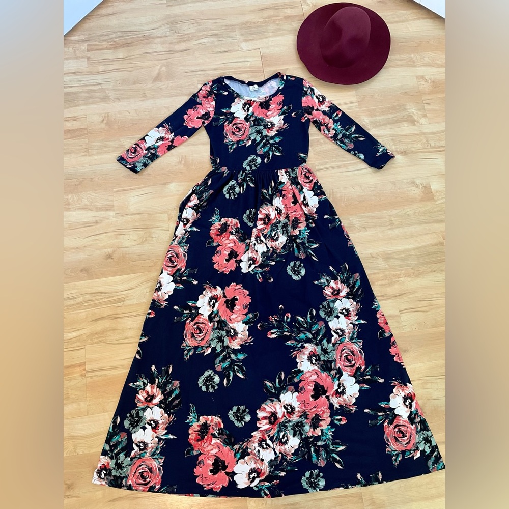 JessaKae Classic Rose Maxi in Navy
